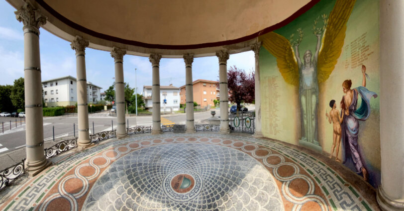 Veduta dall’interno verso l’esterno ovest.